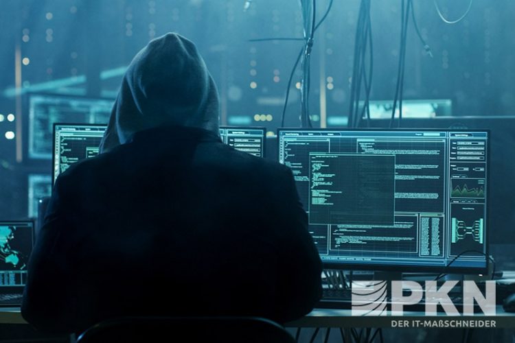 Ein ein krimineller versucht sich in ein System zu hacken