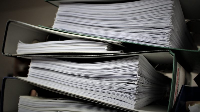Ein Stapel Personalakten