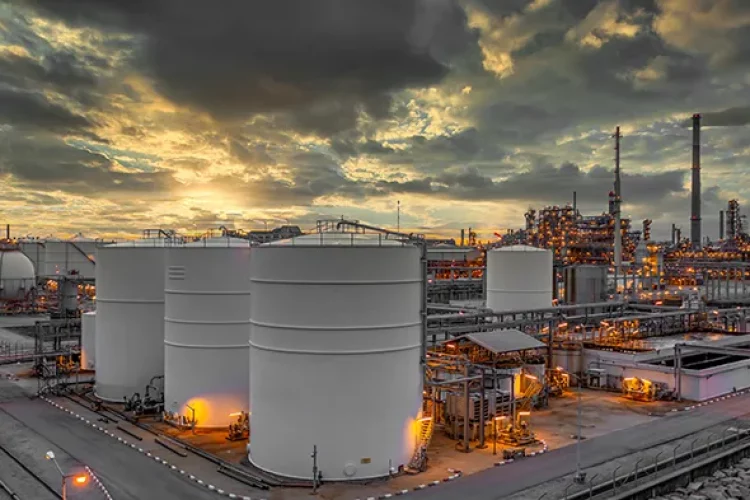 Riesige Industrieanlage