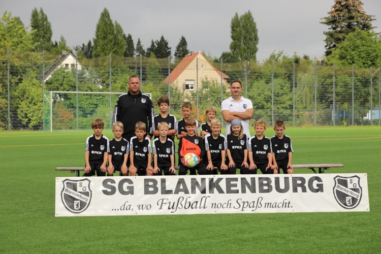 Gruppenfoto Jugend Fussballmannschaft